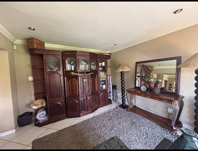 3 BEDROOM HOUSE FOR SALE IN SONNEVELD